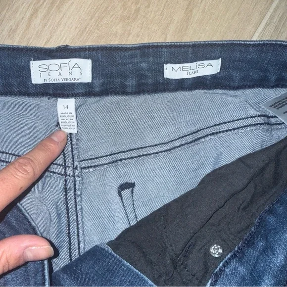 Sofia by Sofia Vergara Blue Melisa Flare Jeans Size 14 - Picture 3 of 5